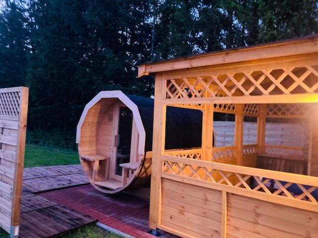 Kalinowy Sad Domki Z Jacuzzi I Sauna Mikołajki Exteriér fotografie